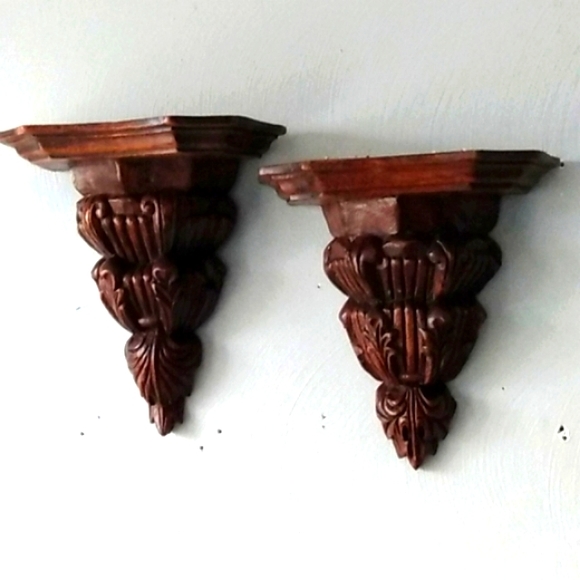 Handcarved shelves - Picture 3 of 16